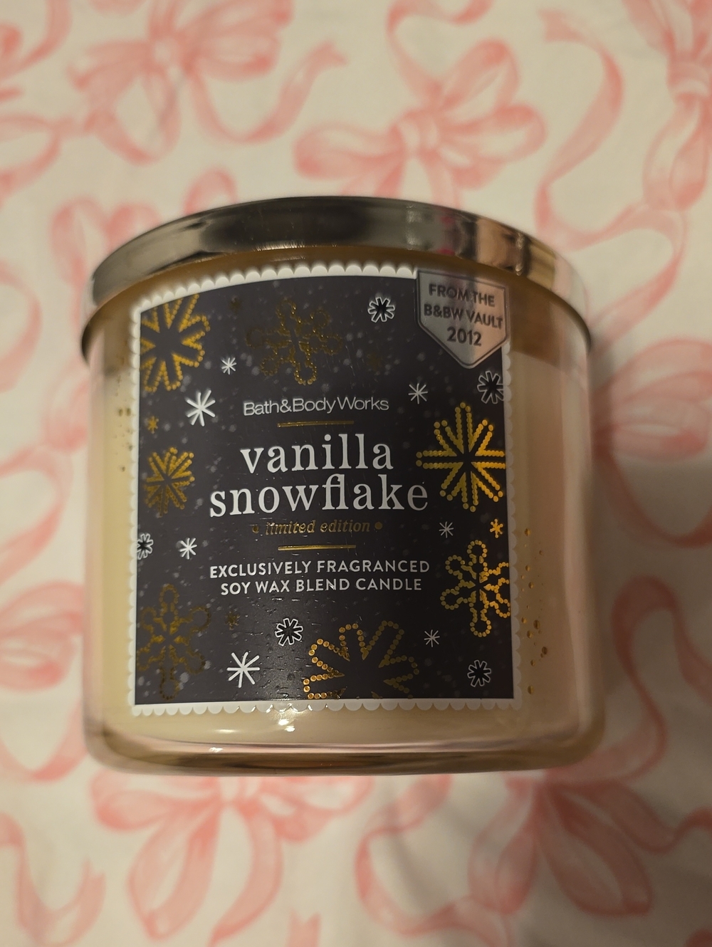 BNWT Bath & Body Works Vanilla Snowflake Candle